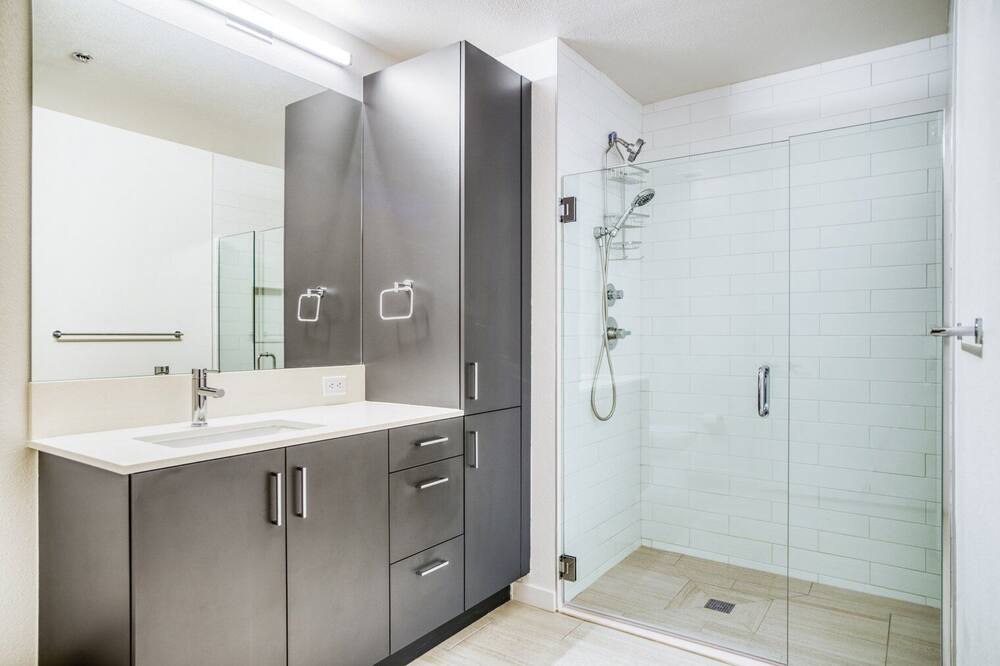 Photo of Bathroom in West Colfax