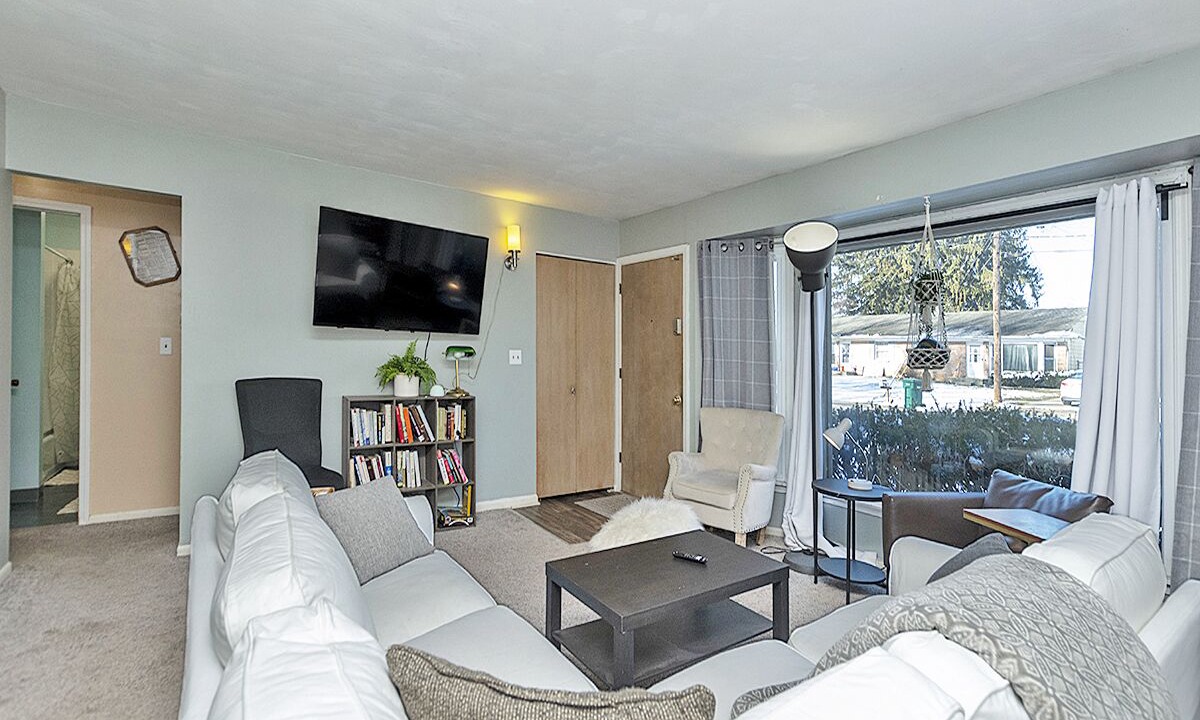 Photo of Livingroom in East Lansing