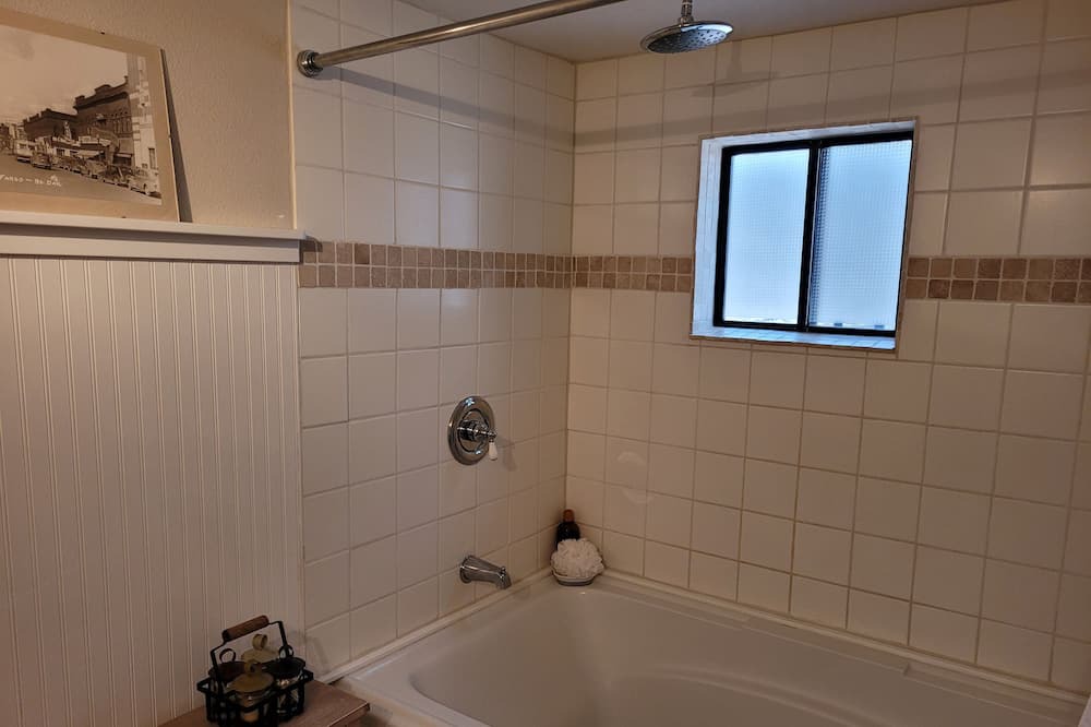 Photo of Bathroom in Coal Creek