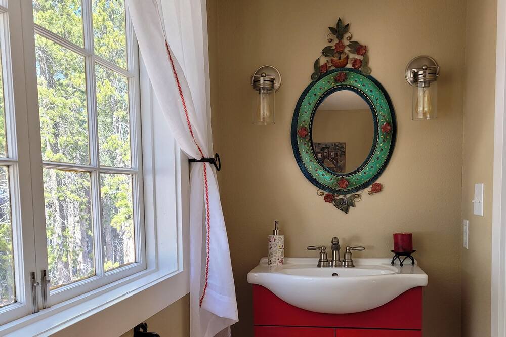 Photo of Bathroom in Coal Creek