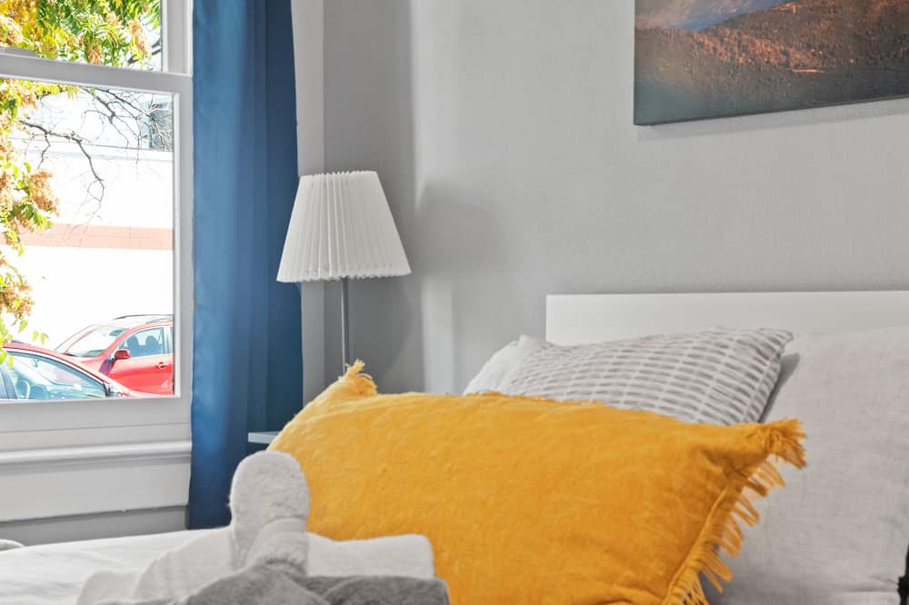 Photo of Bedroom in Lincoln Park