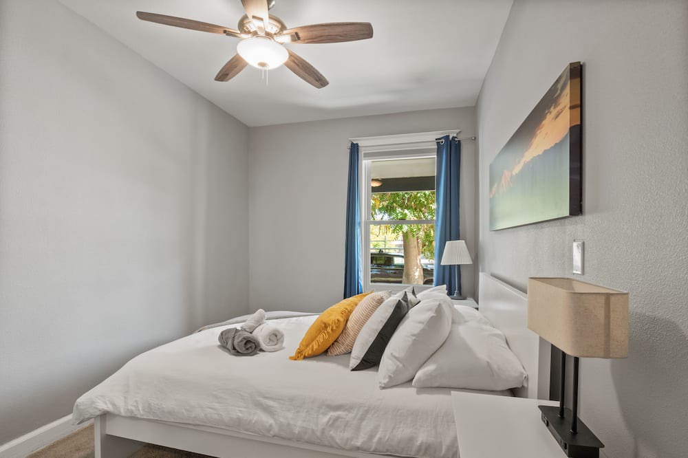 Photo of Bedroom in Lincoln Park
