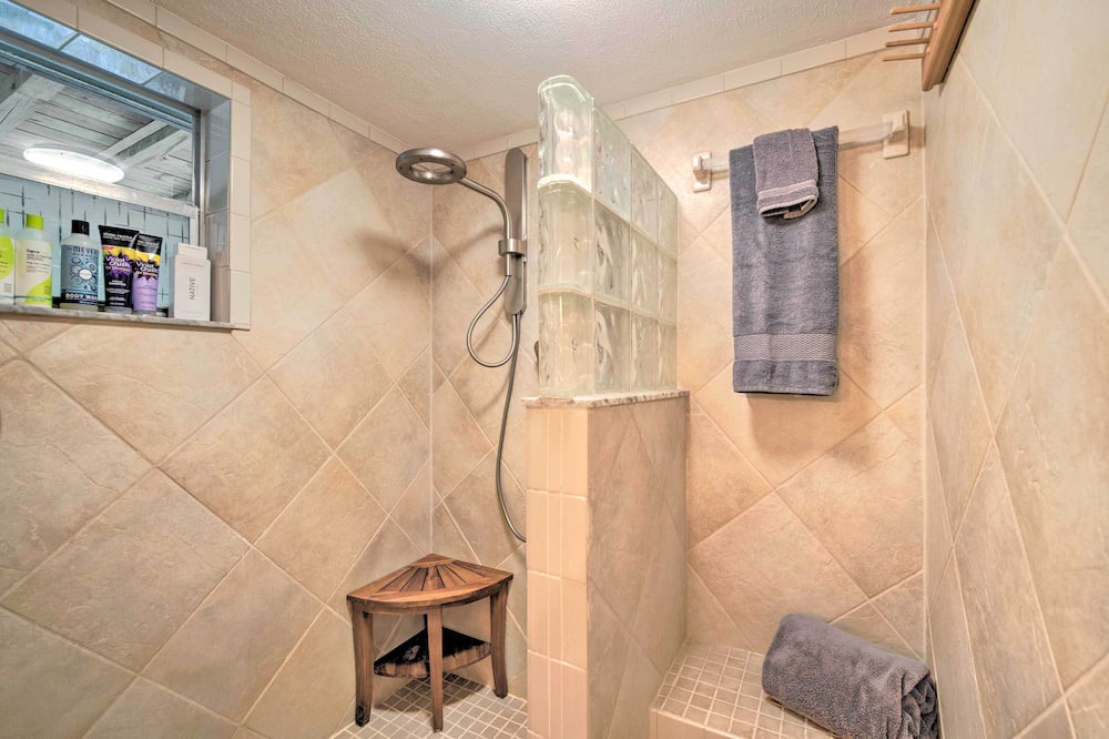 Photo of Bathroom in Citrus Springs