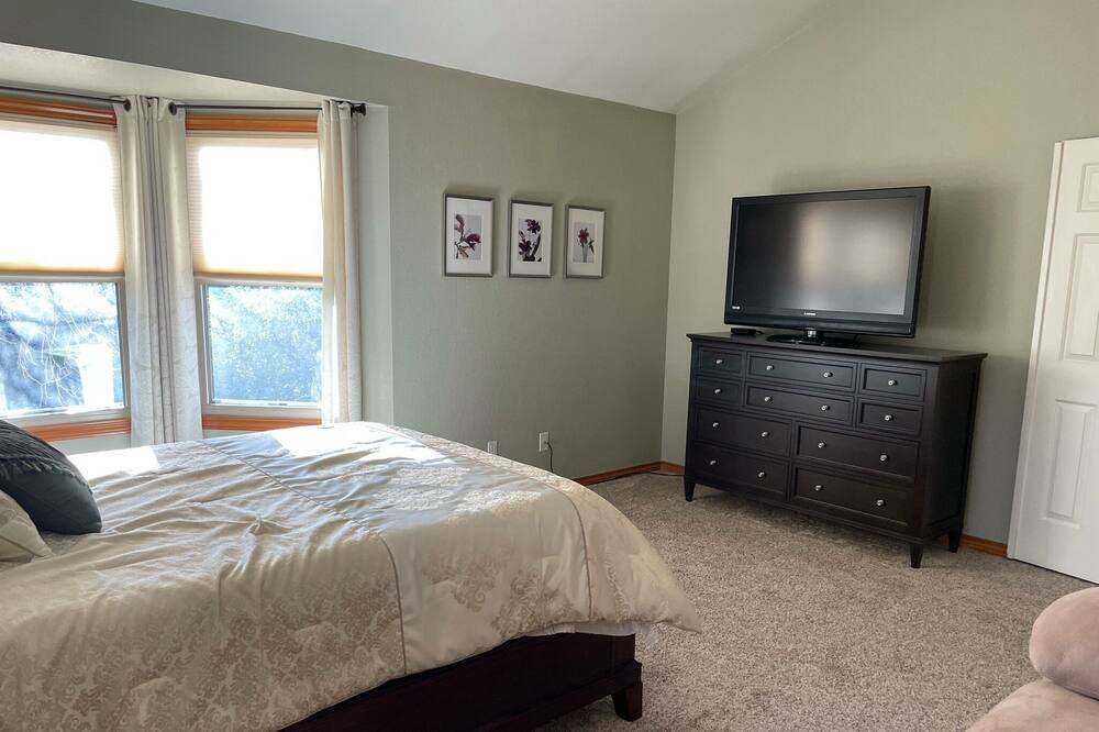Photo of Bedroom in Broomfield