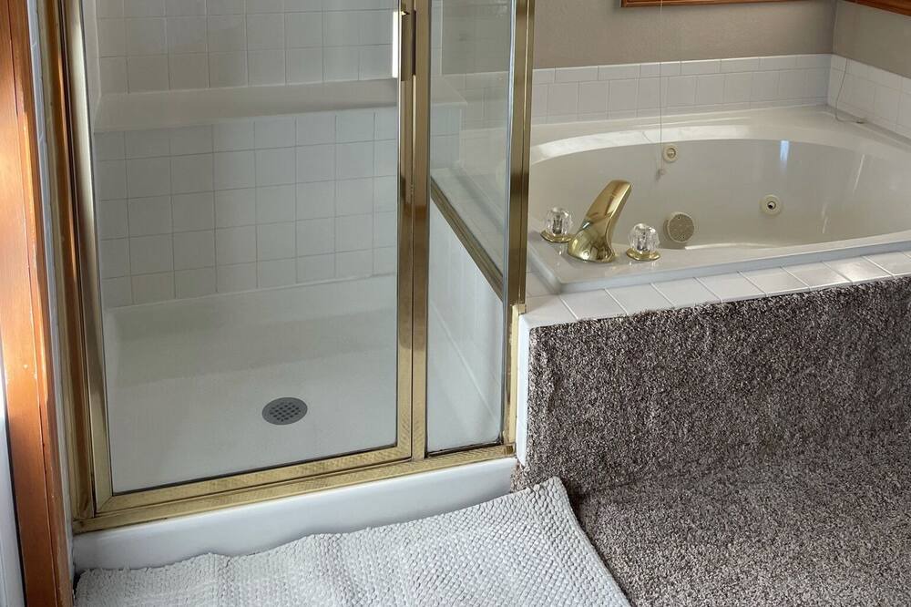 Photo of Bathroom in Broomfield