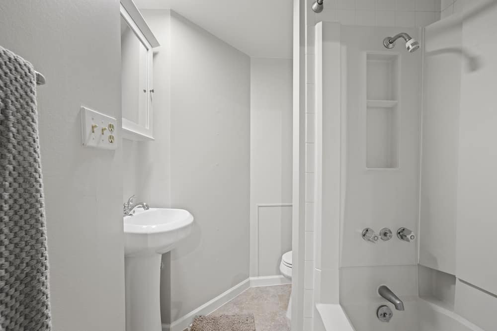 Photo of Bathroom in Central Boulder