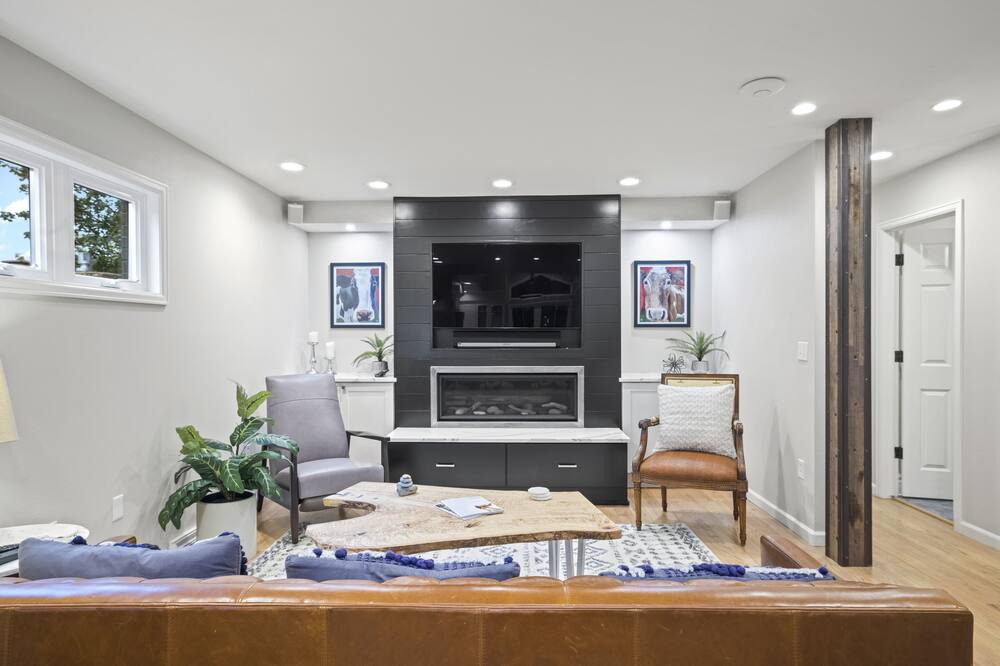 Photo of Livingroom in Central Boulder