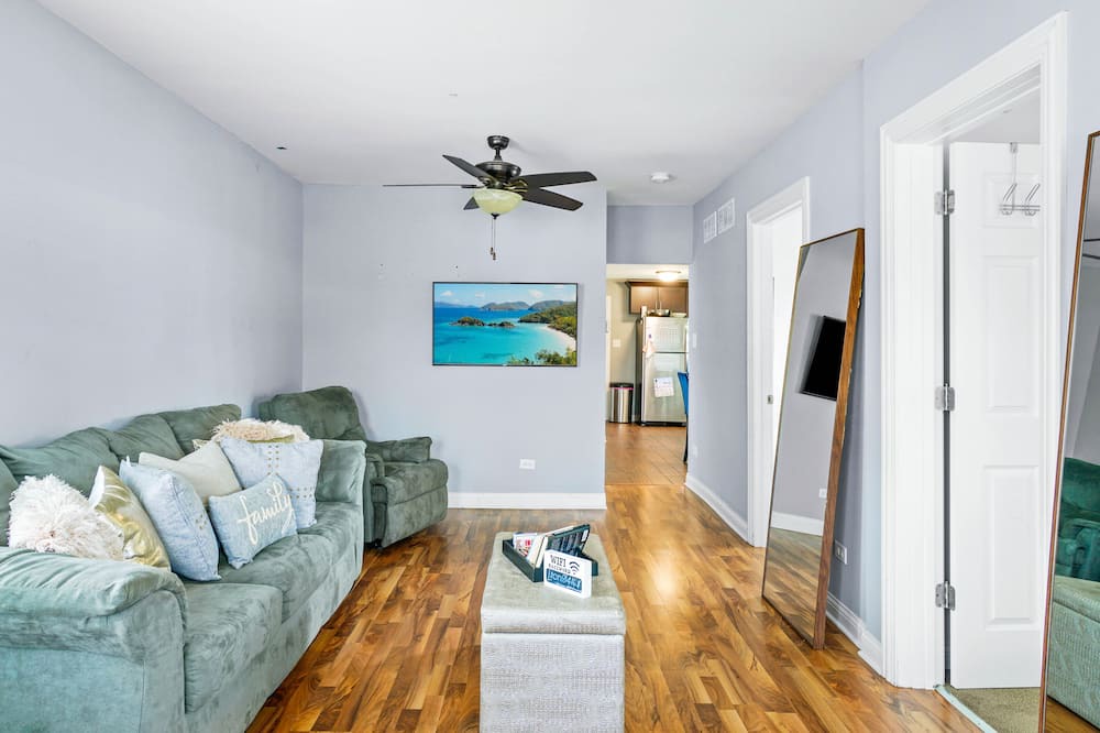 Photo of Livingroom in Blue Island