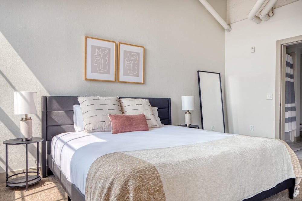 Photo of Bedroom in Ballpark