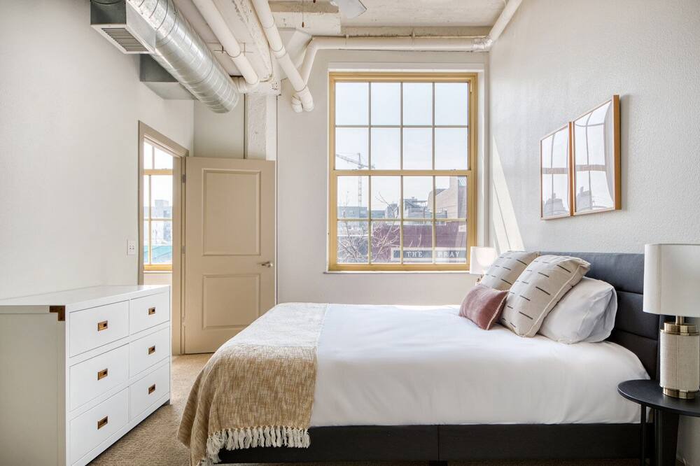 Photo of Bedroom in Ballpark