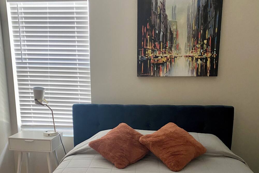 Photo of Bedroom in Edinburg