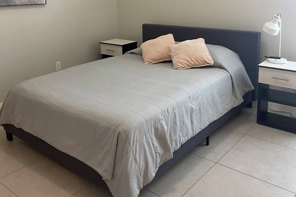 Photo of Bedroom in Edinburg