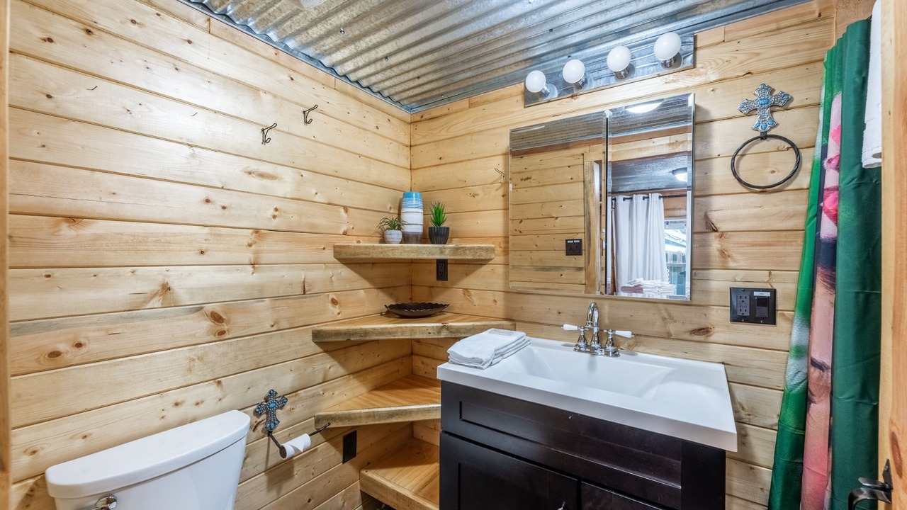 Photo of Bathroom in Ruidoso
