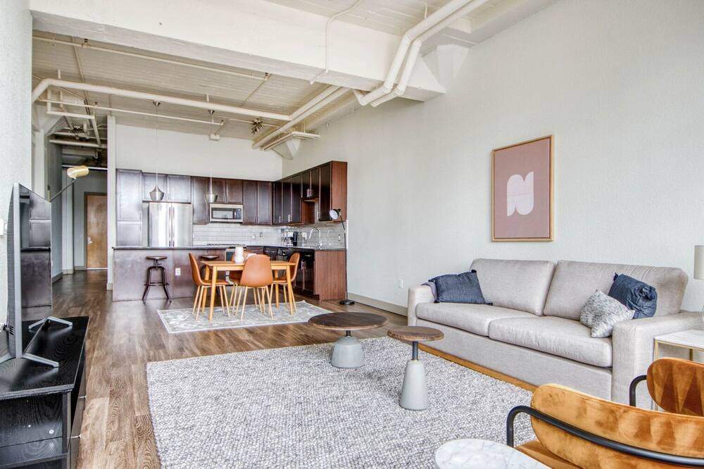 Photo of Livingroom in Ballpark