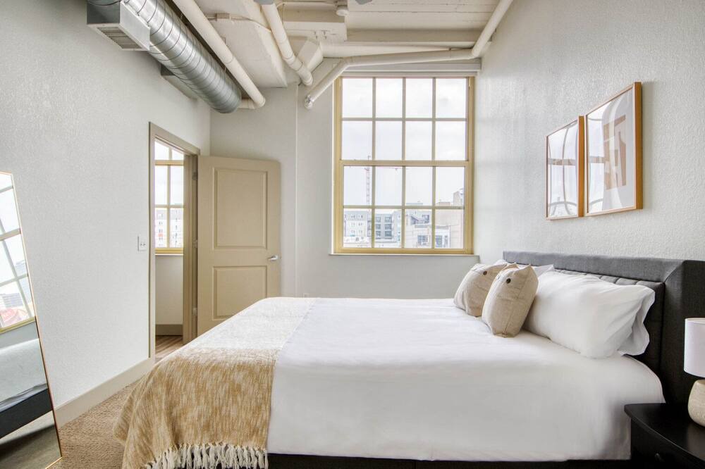 Photo of Bedroom in Ballpark