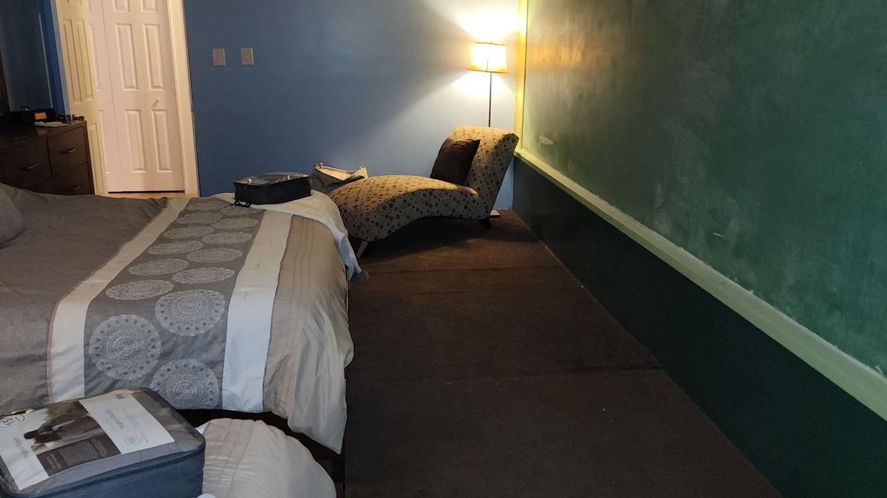 Photo of Bedroom in Niles