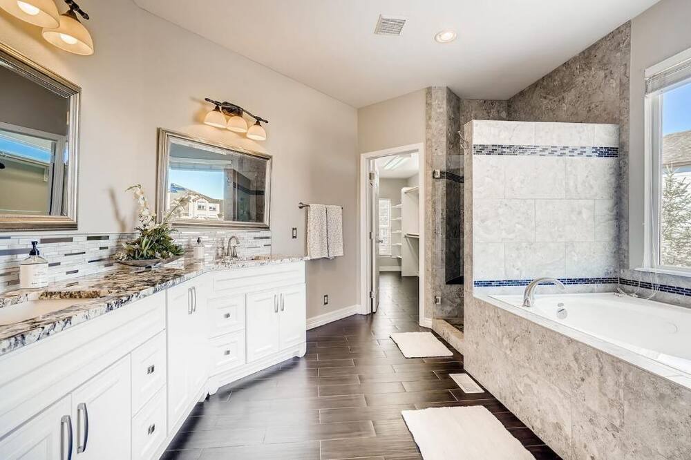 Photo of Bathroom in North Central Westminster