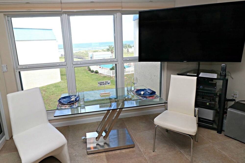 Photo of Bedroom in Crescent Beach