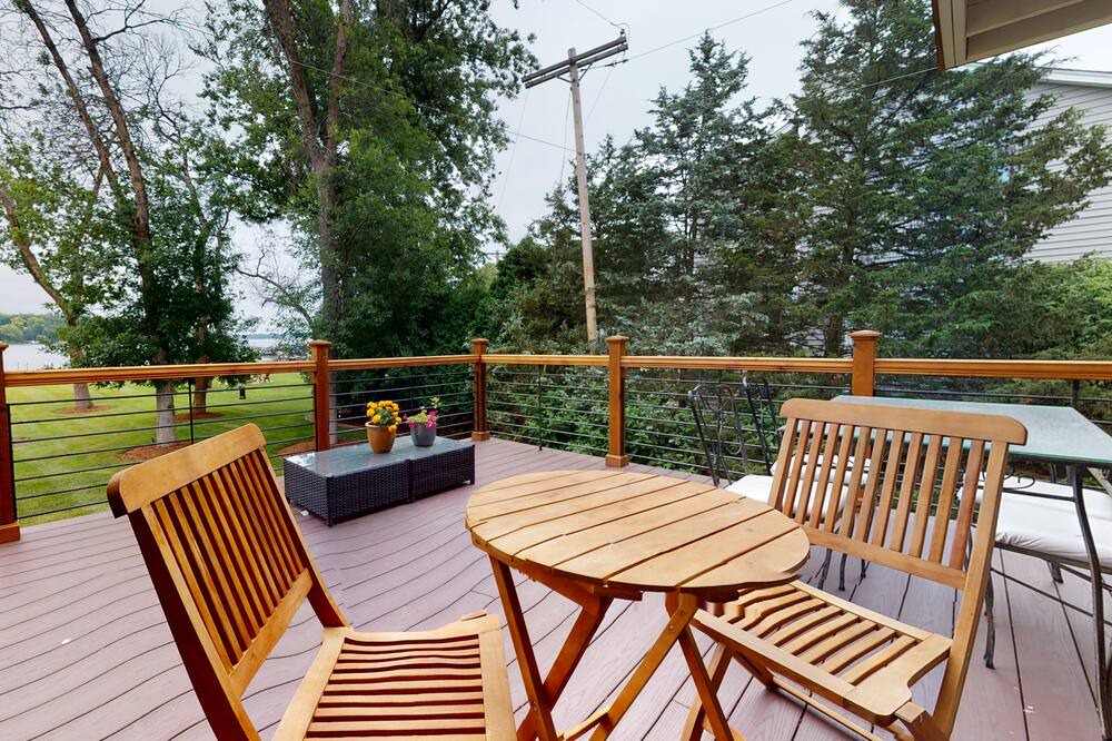 Photo of Patio Balcony in Okauchee Lake