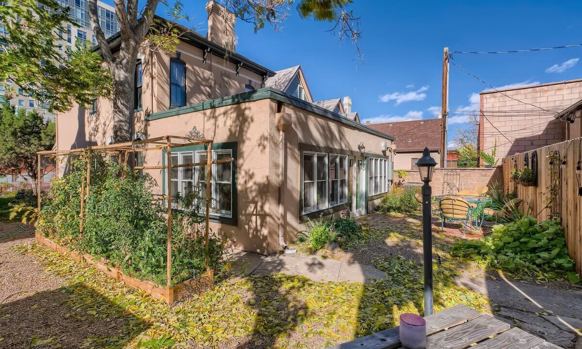 Photo of Outdoor in Five Points