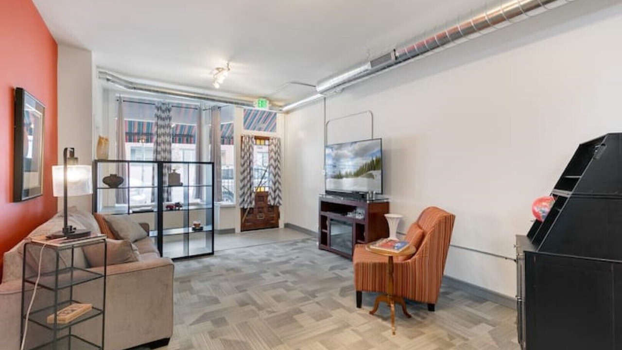 Photo of Livingroom in Englewood