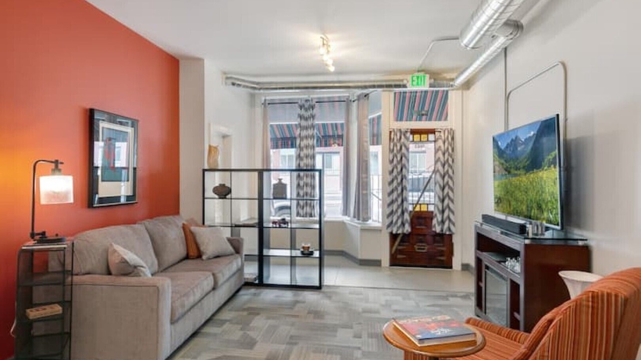 Photo of Livingroom in Englewood