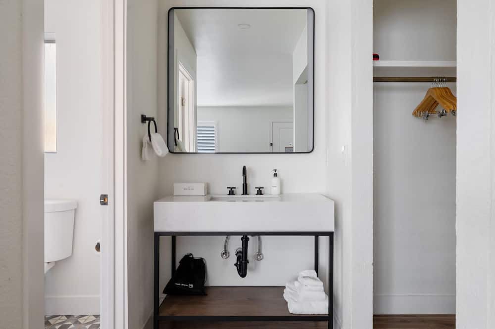 Photo of Bathroom in Beresford Park