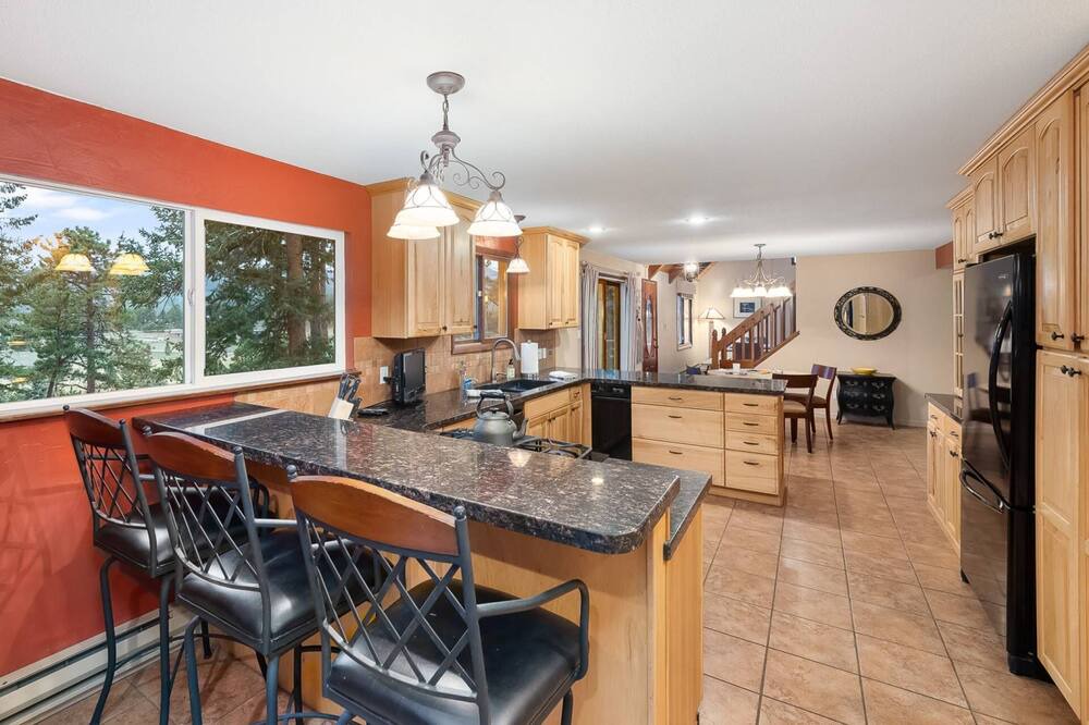 Photo of Kitchen in Evergreen Meadows