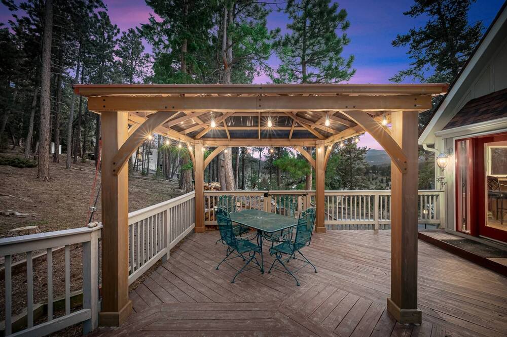 Photo of Outdoor in Evergreen Meadows