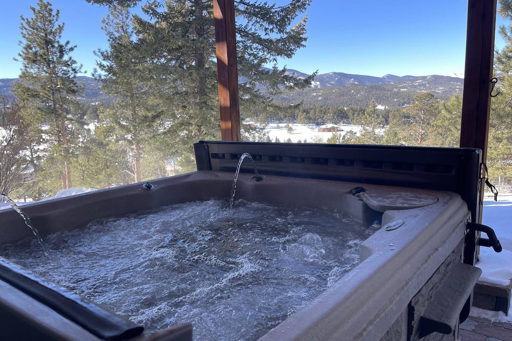 Photo of Outdoor in Evergreen Meadows