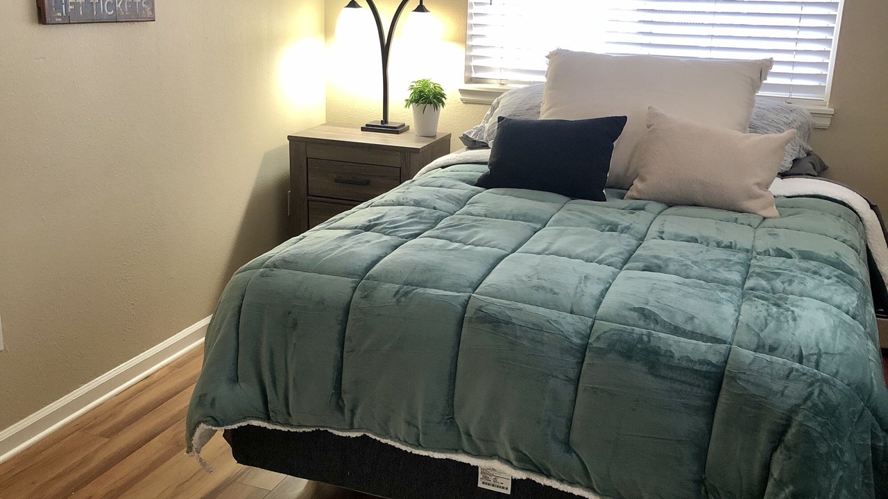 Photo of Bedroom in Glenwood Grove - North Iris