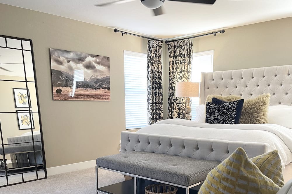 Photo of Livingroom in Parker