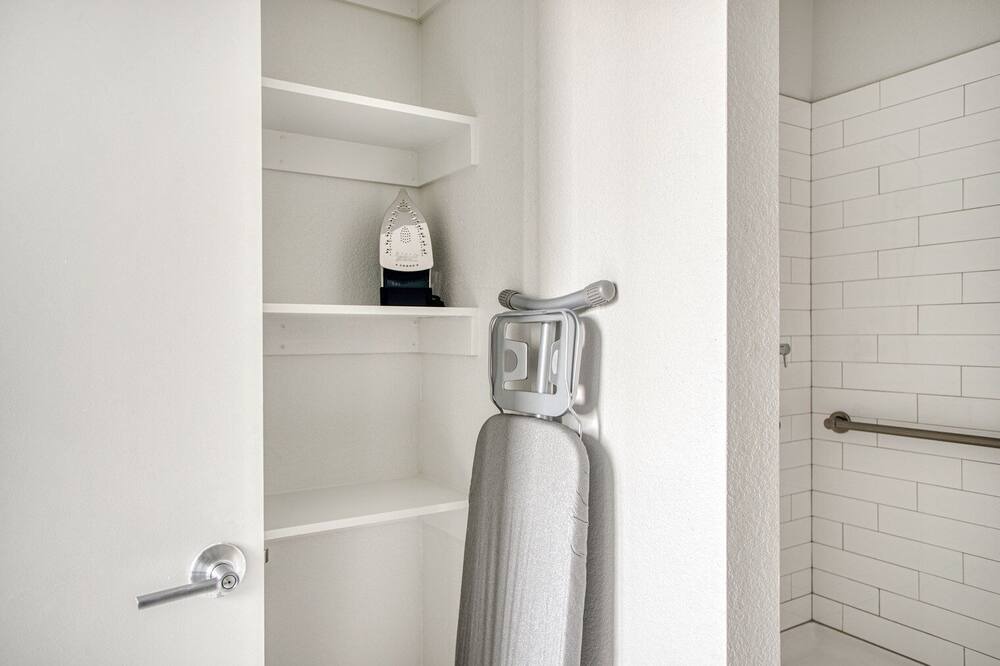 Photo of Bedroom in Five Points