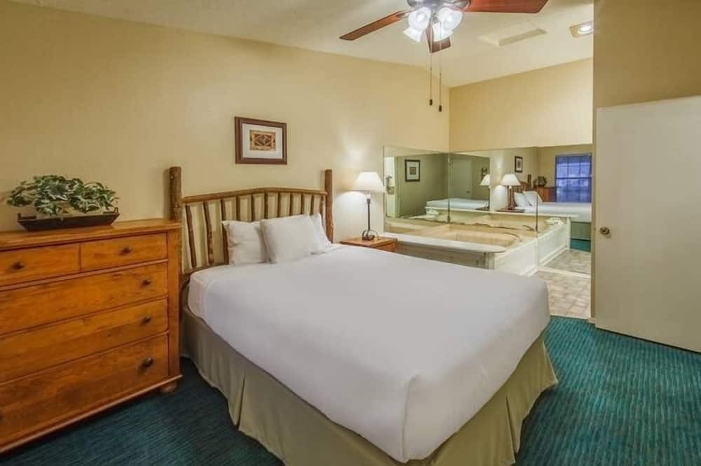 Photo of Bedroom in Holly Lake Ranch