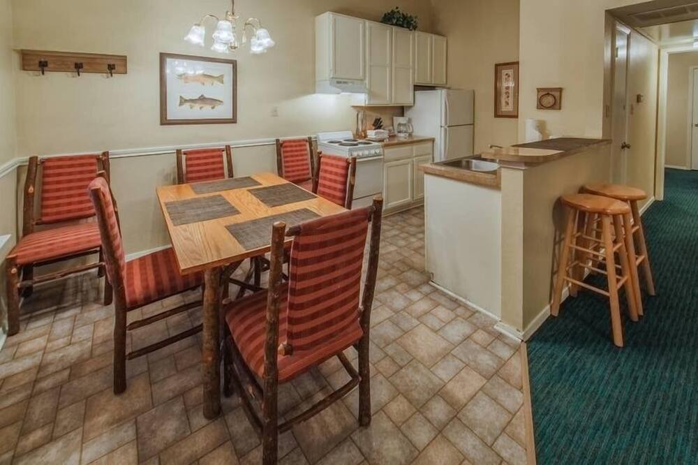 Photo of Kitchen in Holly Lake Ranch