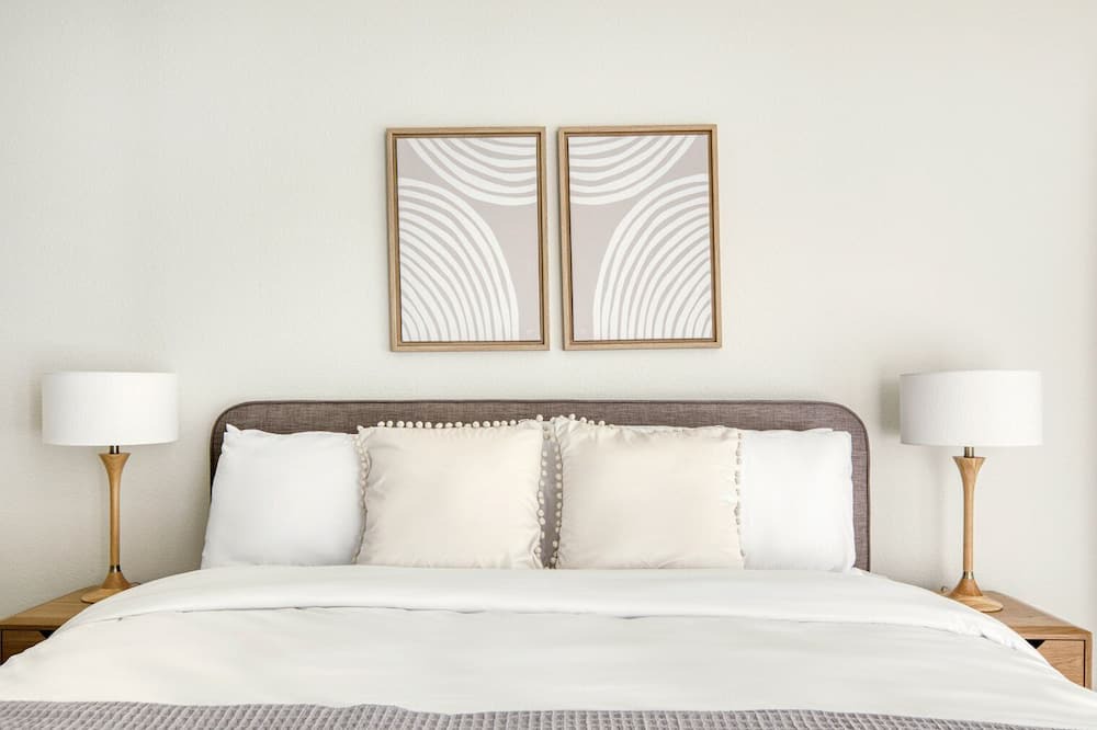 Photo of Bedroom in Los Feliz