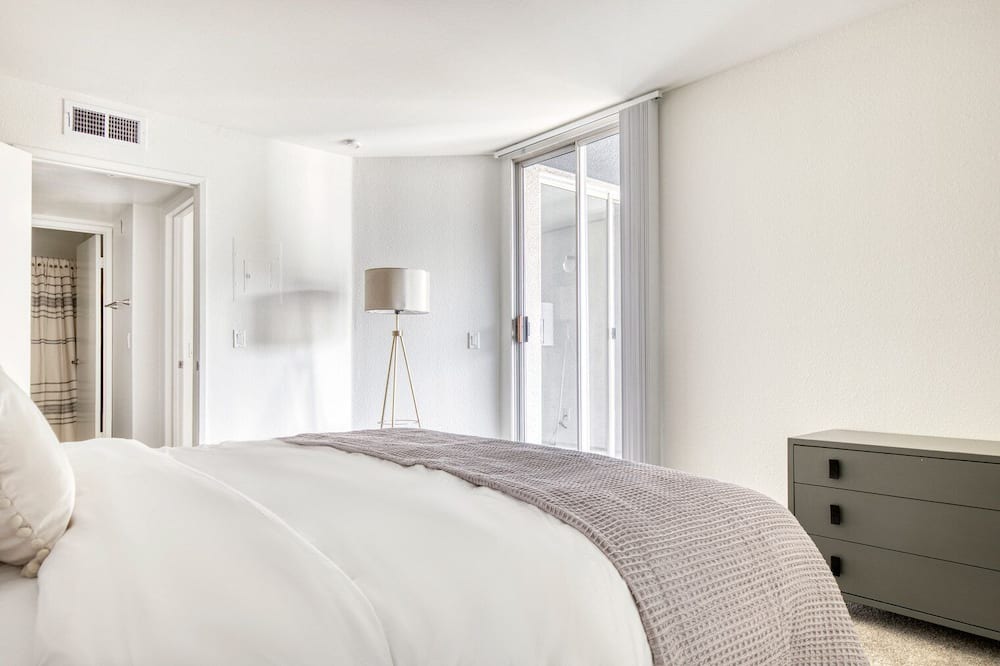 Photo of Bedroom in Los Feliz
