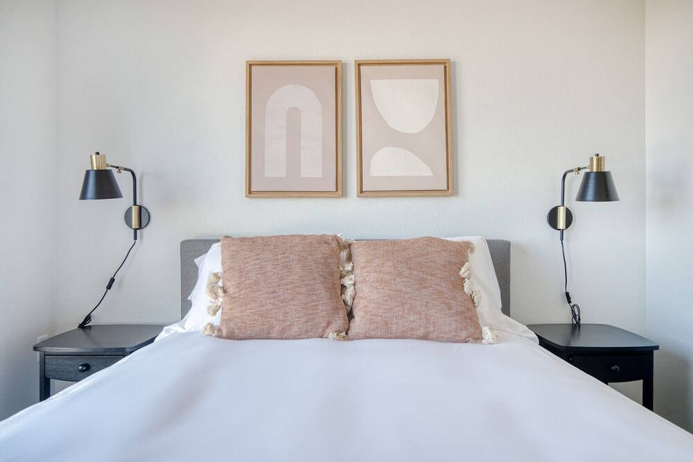 Photo of Bedroom in Five Points