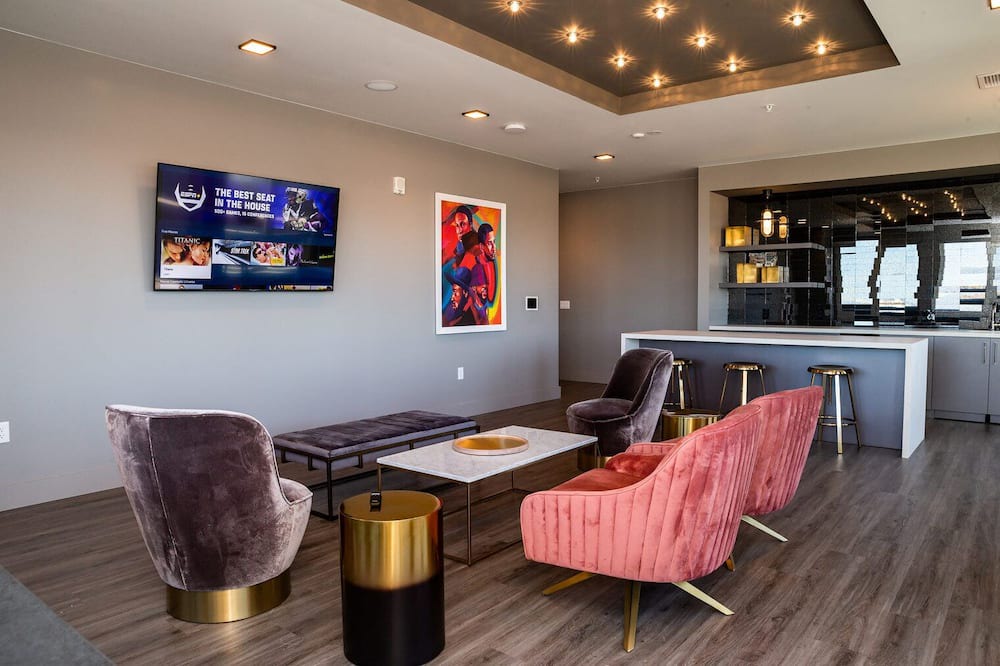 Photo of Livingroom in Five Points