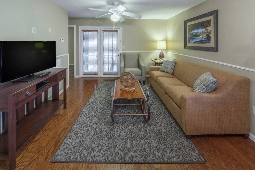Photo of Livingroom in Canyon Lake
