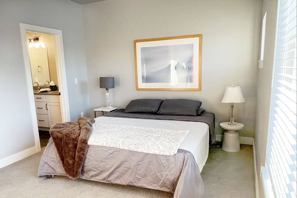 Photo of Bedroom in Northeast Park Hill