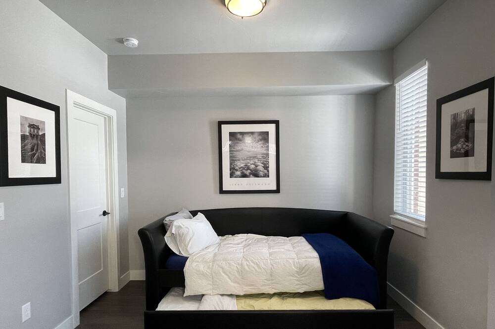 Photo of Bedroom in Northeast Park Hill