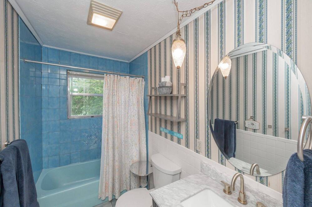 Photo of Bathroom in Harriman
