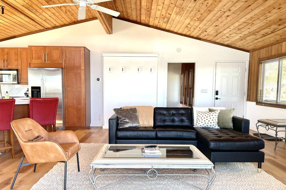 Photo of Livingroom in Kings Valley