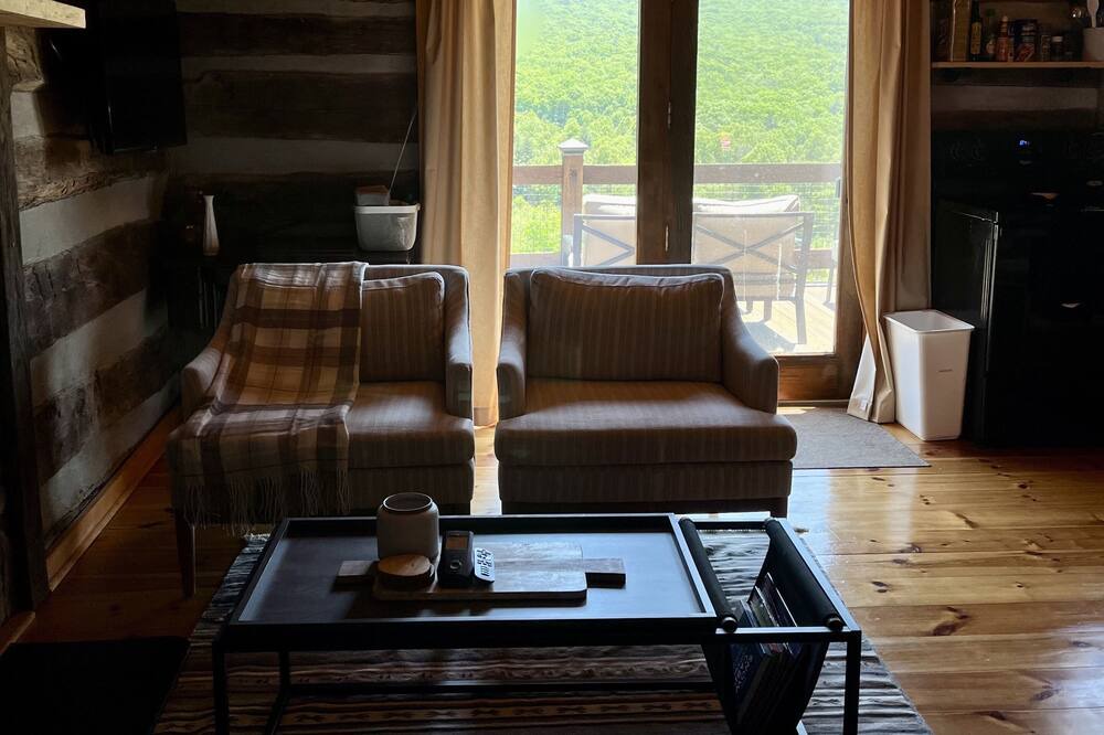 Photo of Livingroom in Wardensville