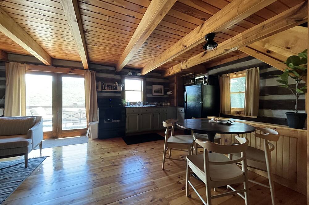Photo of Livingroom in Wardensville