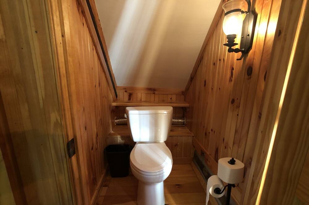 Photo of Bathroom in Wardensville