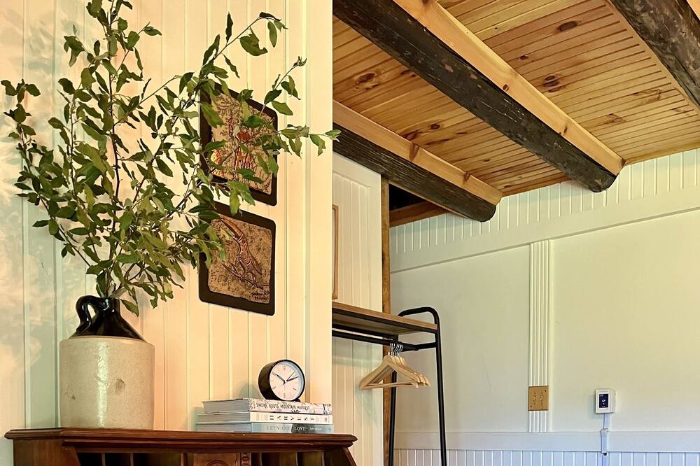 Photo of Livingroom in Wardensville