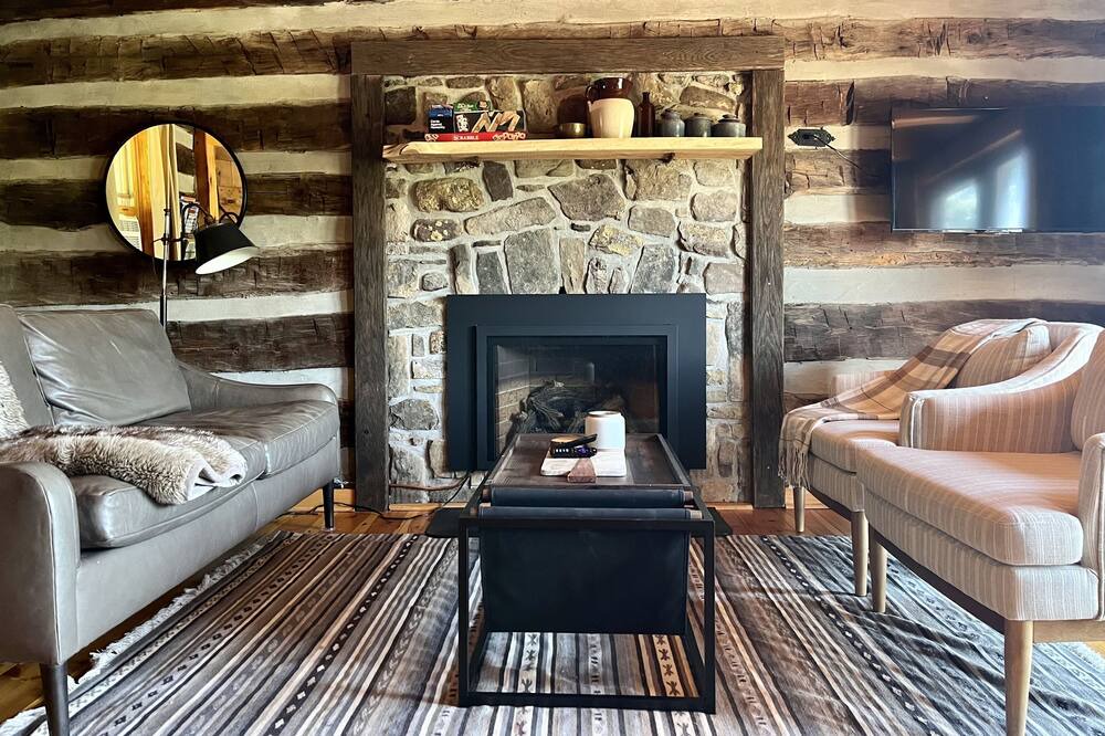 Photo of Livingroom in Wardensville