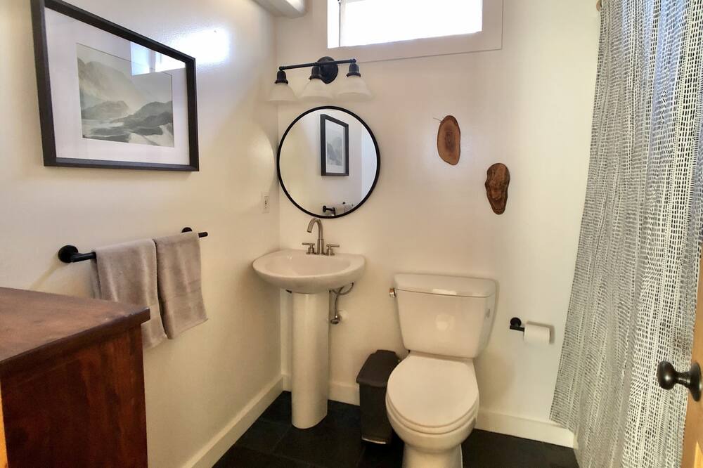 Photo of Bathroom in Wardensville